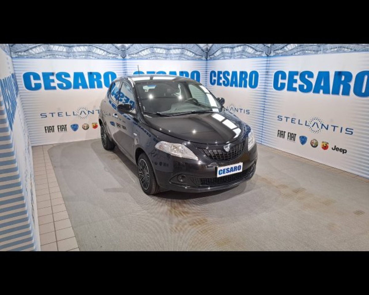 Lancia Ypsilon 1.0 FireFly 5 porte S&S Hybrid Ecochic Silver