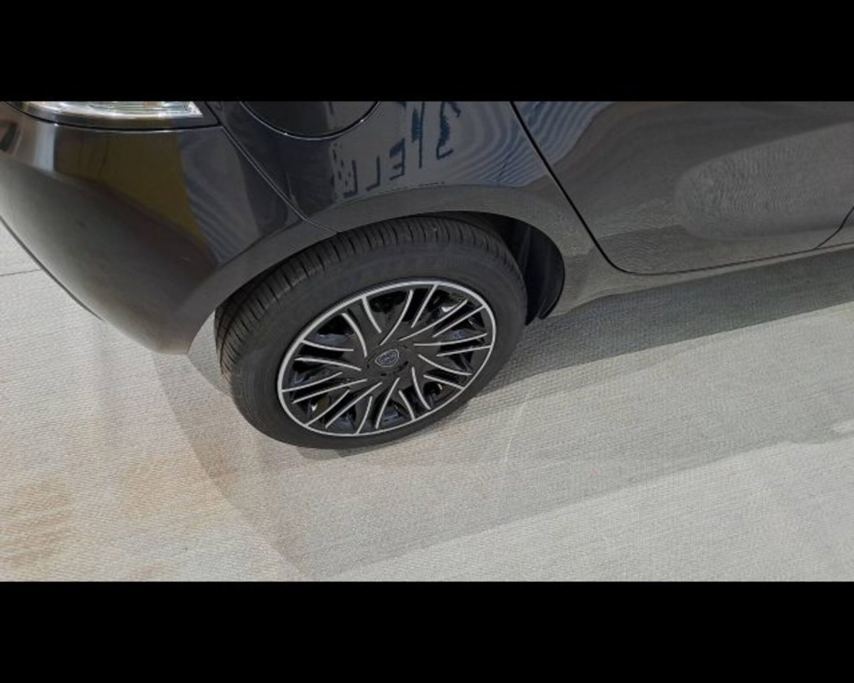 Lancia Ypsilon 1.0 FireFly 5 porte S&S Hybrid Ecochic Silver (13)