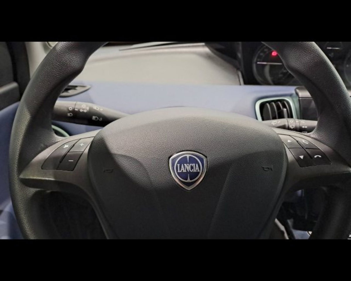 Lancia Ypsilon 1.0 FireFly 5 porte S&S Hybrid Ecochic Silver (8)