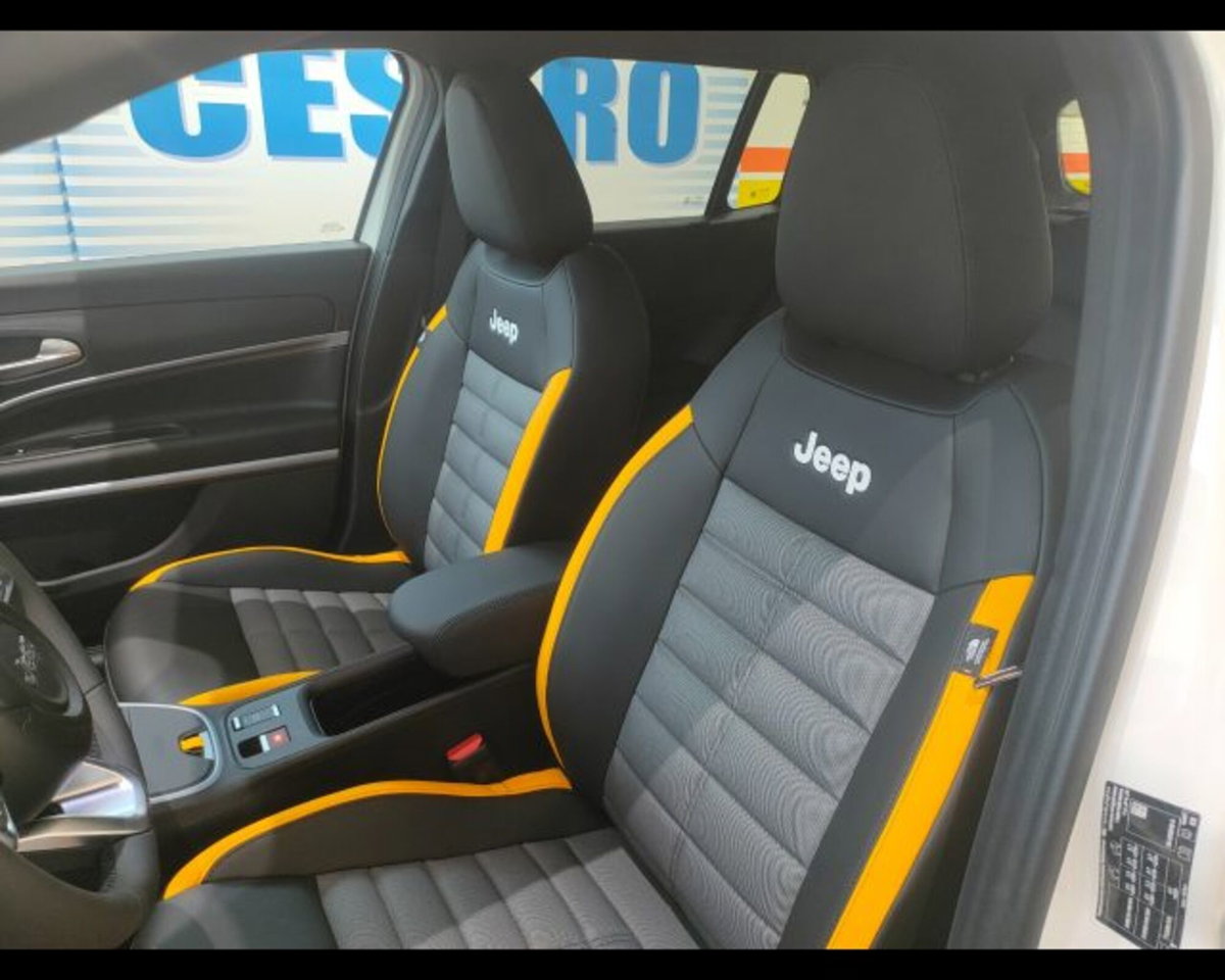 Jeep Avenger 1.2 turbo e-hybrid mhev The North Face 4xe 145cv edct6 (19)