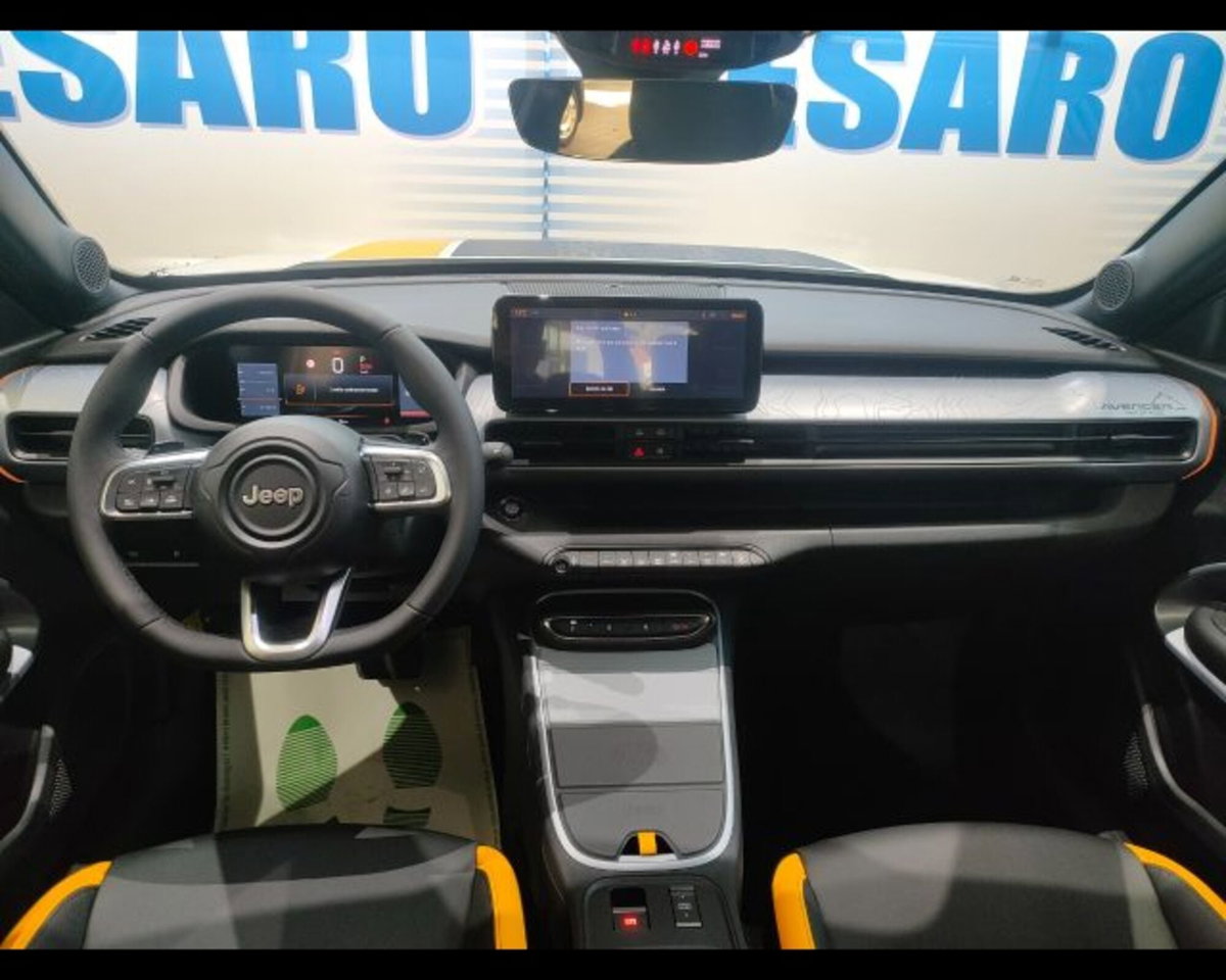 Jeep Avenger 1.2 turbo e-hybrid mhev The North Face 4xe 145cv edct6 (5)