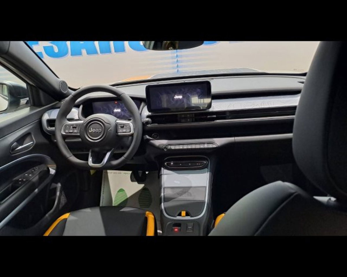 Jeep Avenger 1.2 turbo e-hybrid mhev The North Face 4xe 145cv edct6 (6)