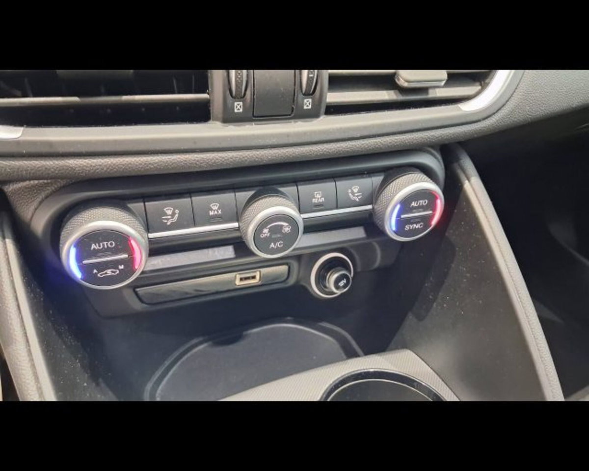Alfa Romeo Giulia 2.0 t Sprint Q4 280cv auto (11)