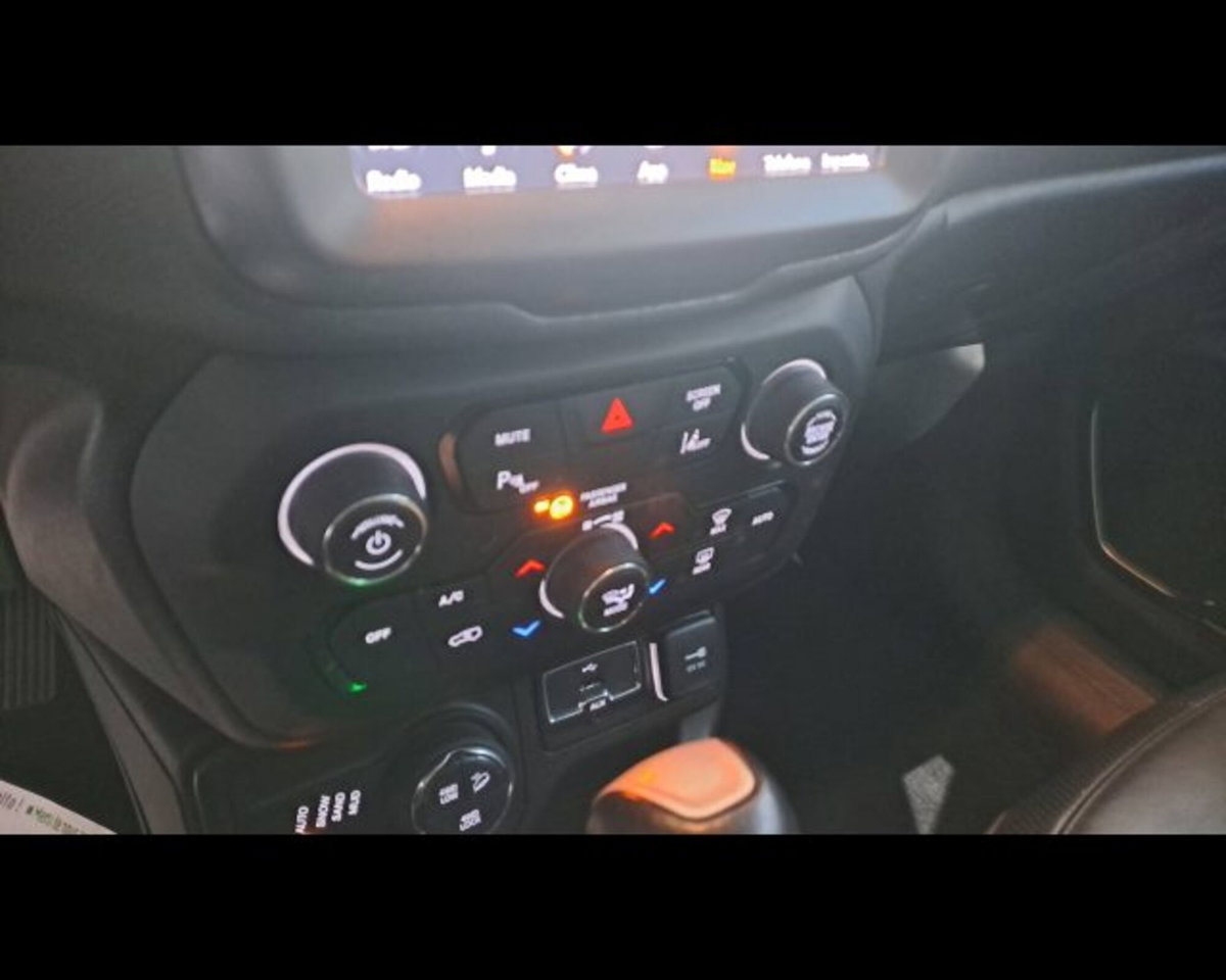 Jeep Renegade 2.0 Mjt 140CV 4WD Active Drive Limited (10)