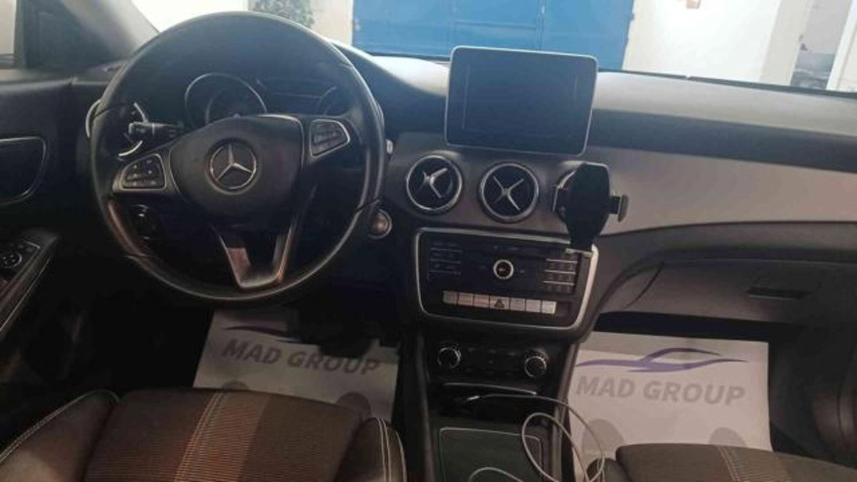 Mercedes-Benz CLA Shooting Brake 180 Premium (10)