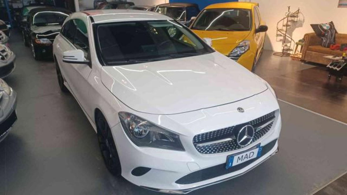 Mercedes-Benz CLA Shooting Brake 180 Premium (3)