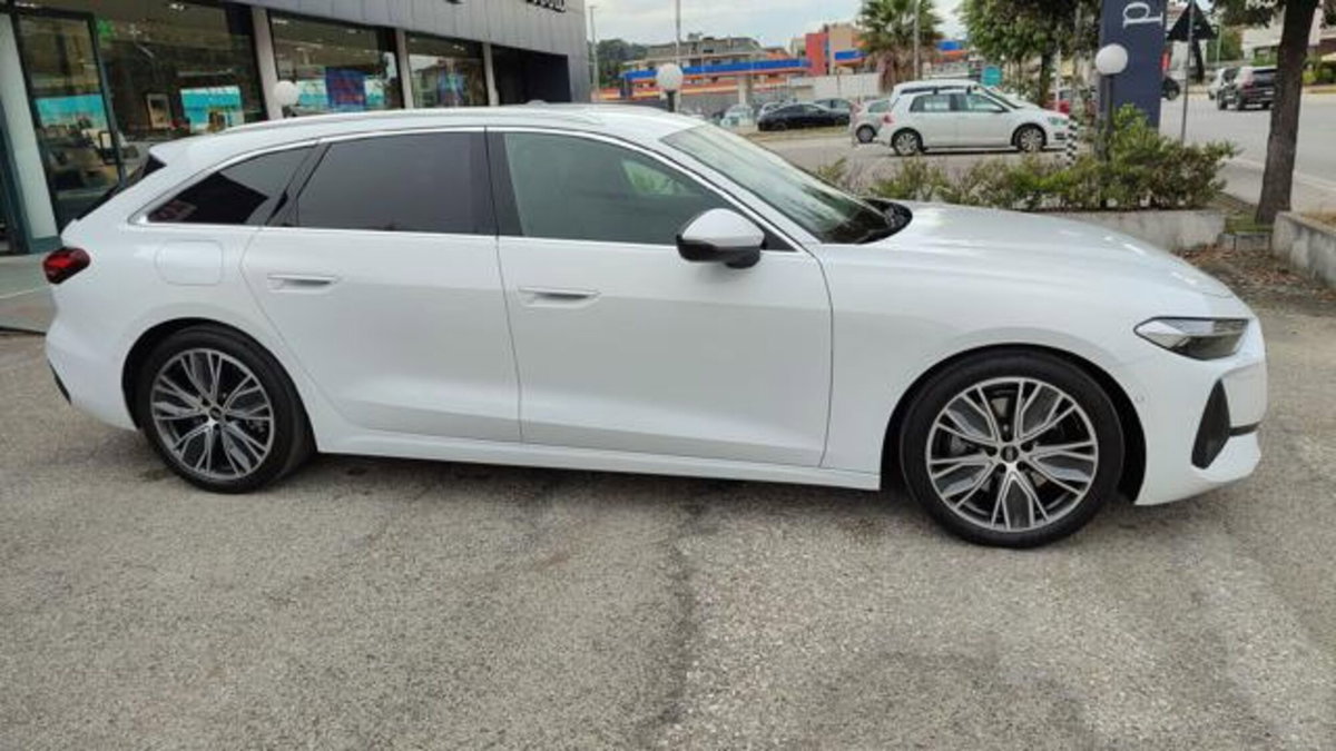Audi A5 Avant 2.0 tdi mhev+ S line edition 204cv s-tronic (2)