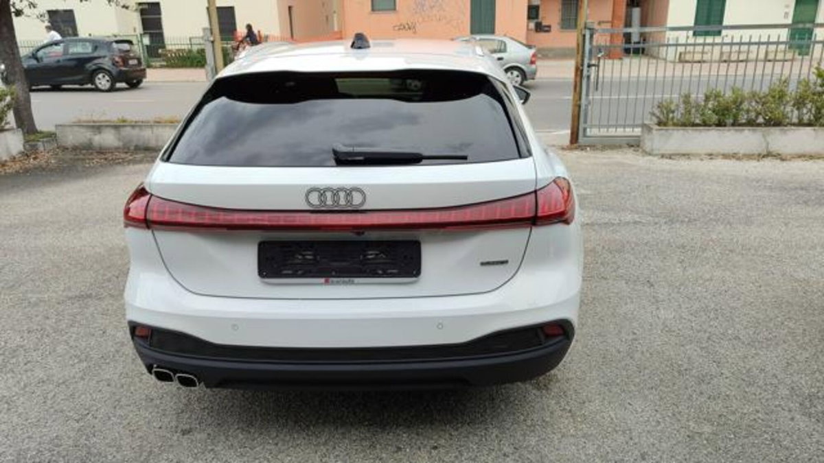 Audi A5 Avant 2.0 tdi mhev+ S line edition 204cv s-tronic (3)