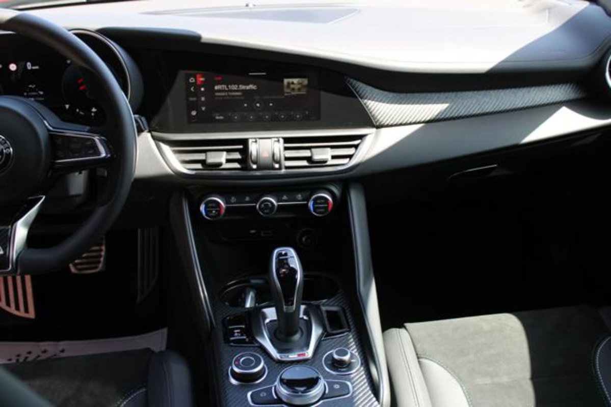 Alfa Romeo Giulia 2.9 T V6 Quadrifoglio (16)