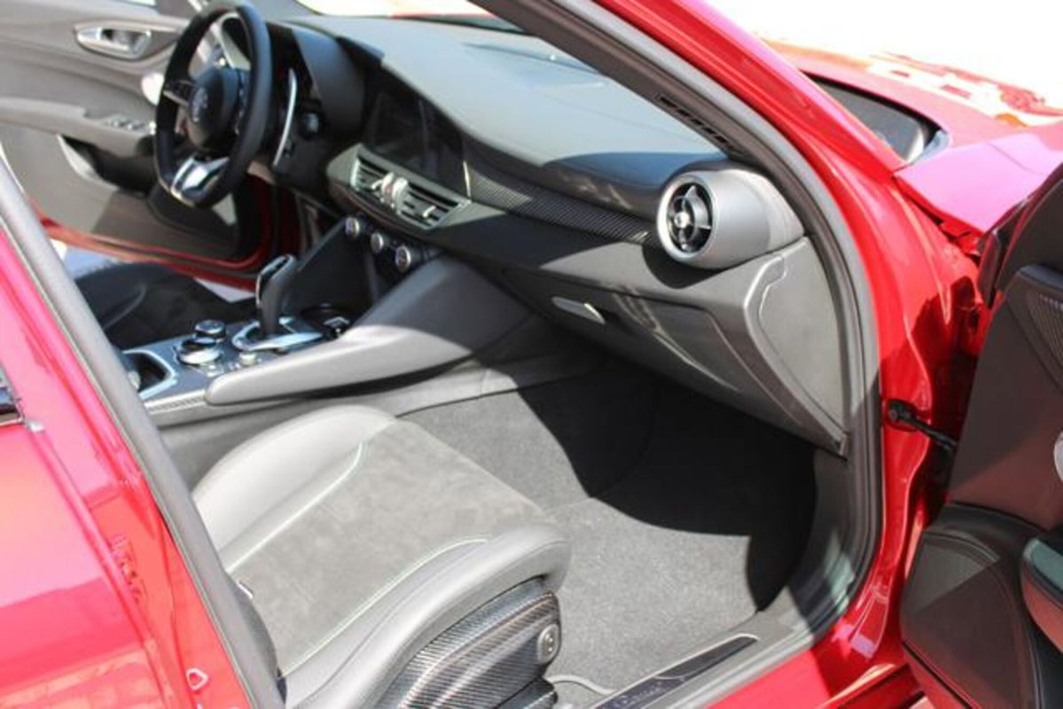 Alfa Romeo Giulia 2.9 T V6 Quadrifoglio (18)