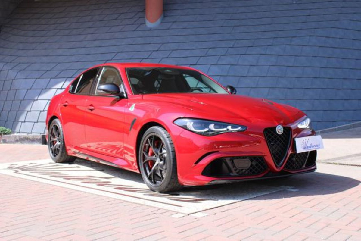 Alfa Romeo Giulia 2.9 T V6 Quadrifoglio (2)