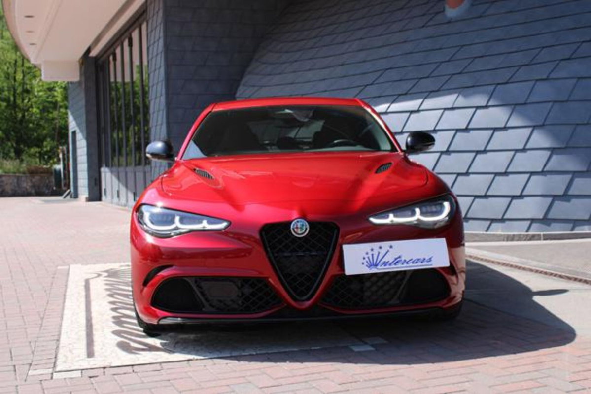Alfa Romeo Giulia 2.9 T V6 Quadrifoglio (3)