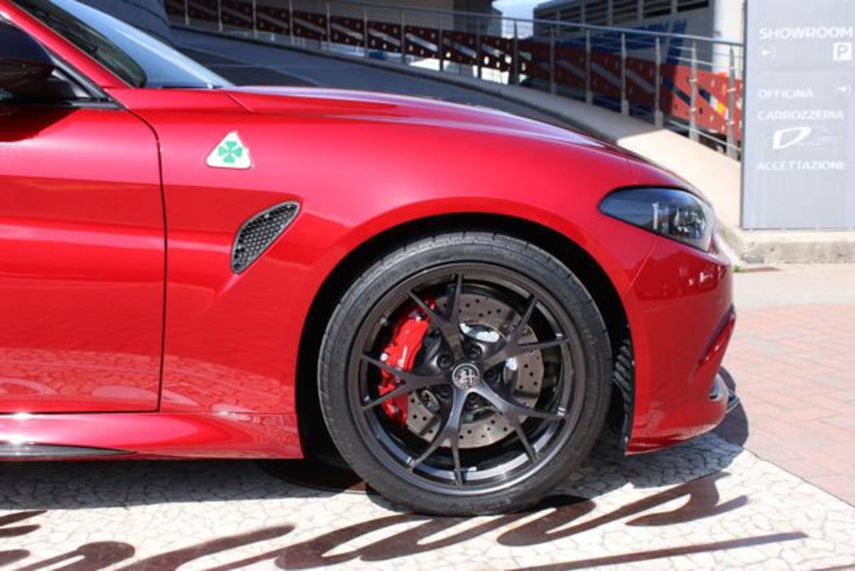 Alfa Romeo Giulia 2.9 T V6 Quadrifoglio (7)