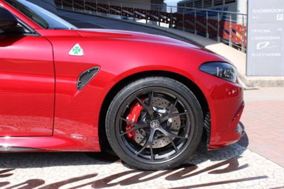 Alfa Romeo Giulia 2.9 T V6 Quadrifoglio (7)