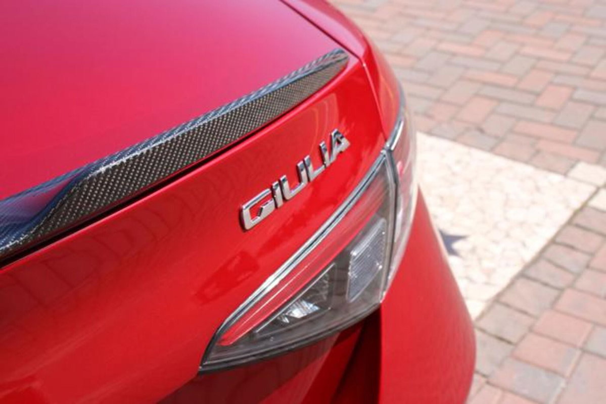 Alfa Romeo Giulia 2.9 T V6 Quadrifoglio (9)