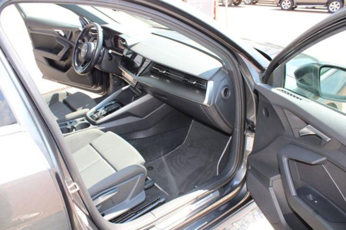 Audi A3 Sportback 2.0 tdi Business 150cv s-tronic (16)