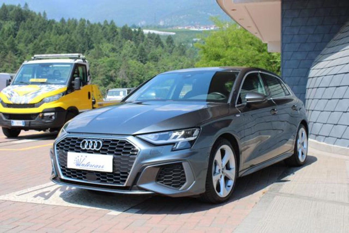 Audi A3 Sportback 2.0 tdi Business 150cv s-tronic (4)