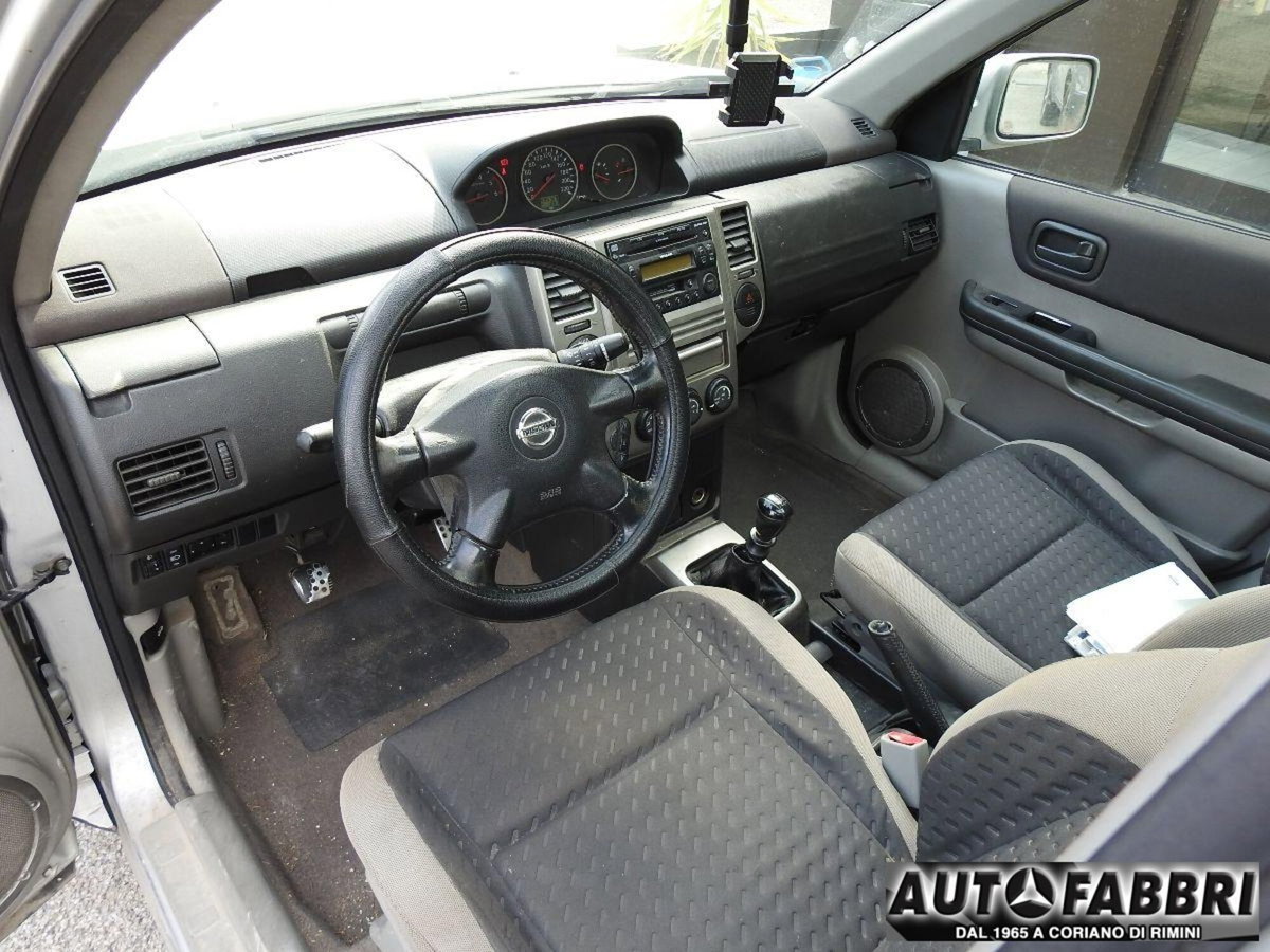 Nissan X-Trail 2.2 dCi Elegance (12)
