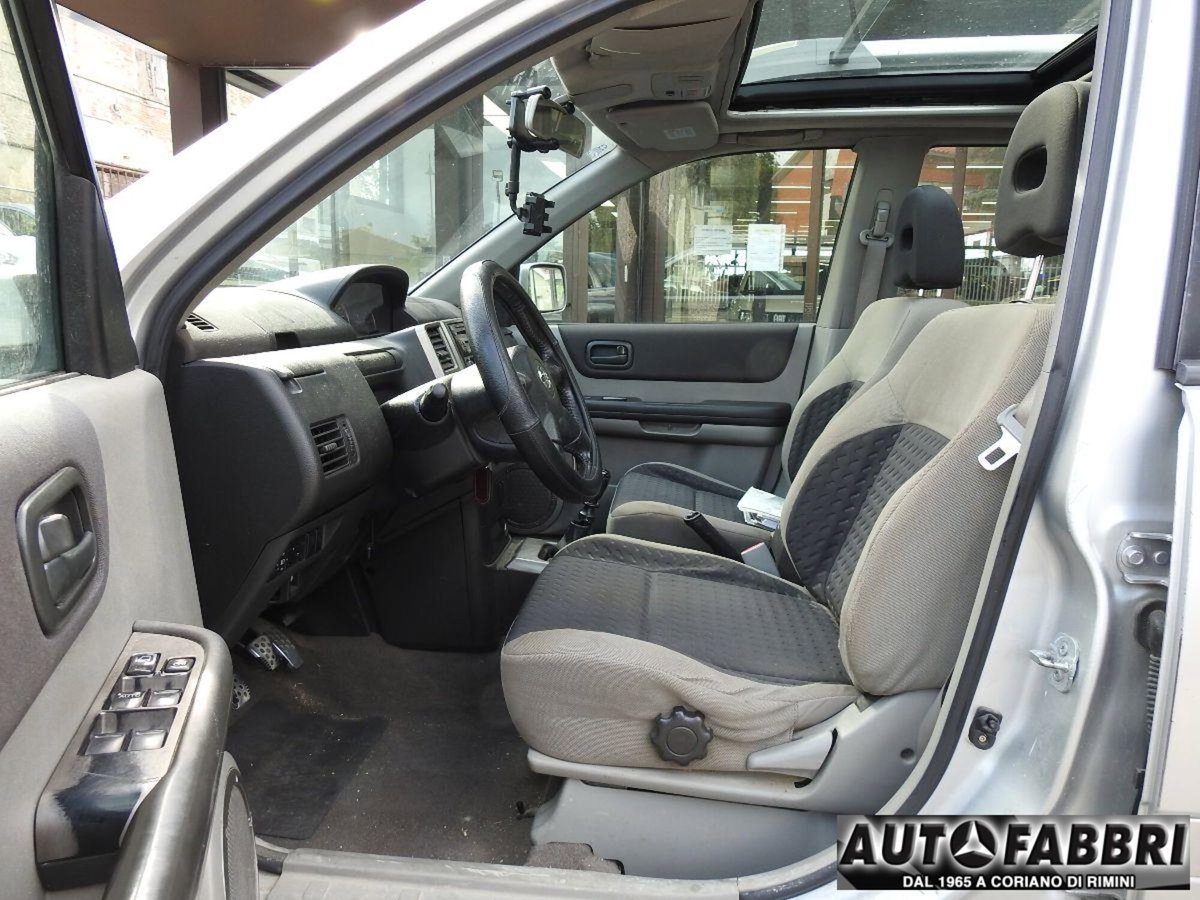 Nissan X-Trail 2.2 dCi Elegance (13)