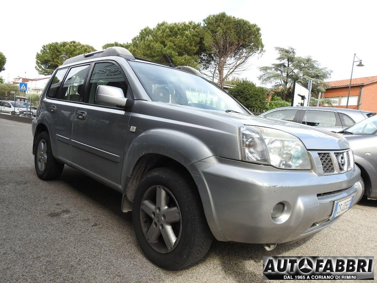 Nissan X-Trail 2.2 dCi Elegance (2)
