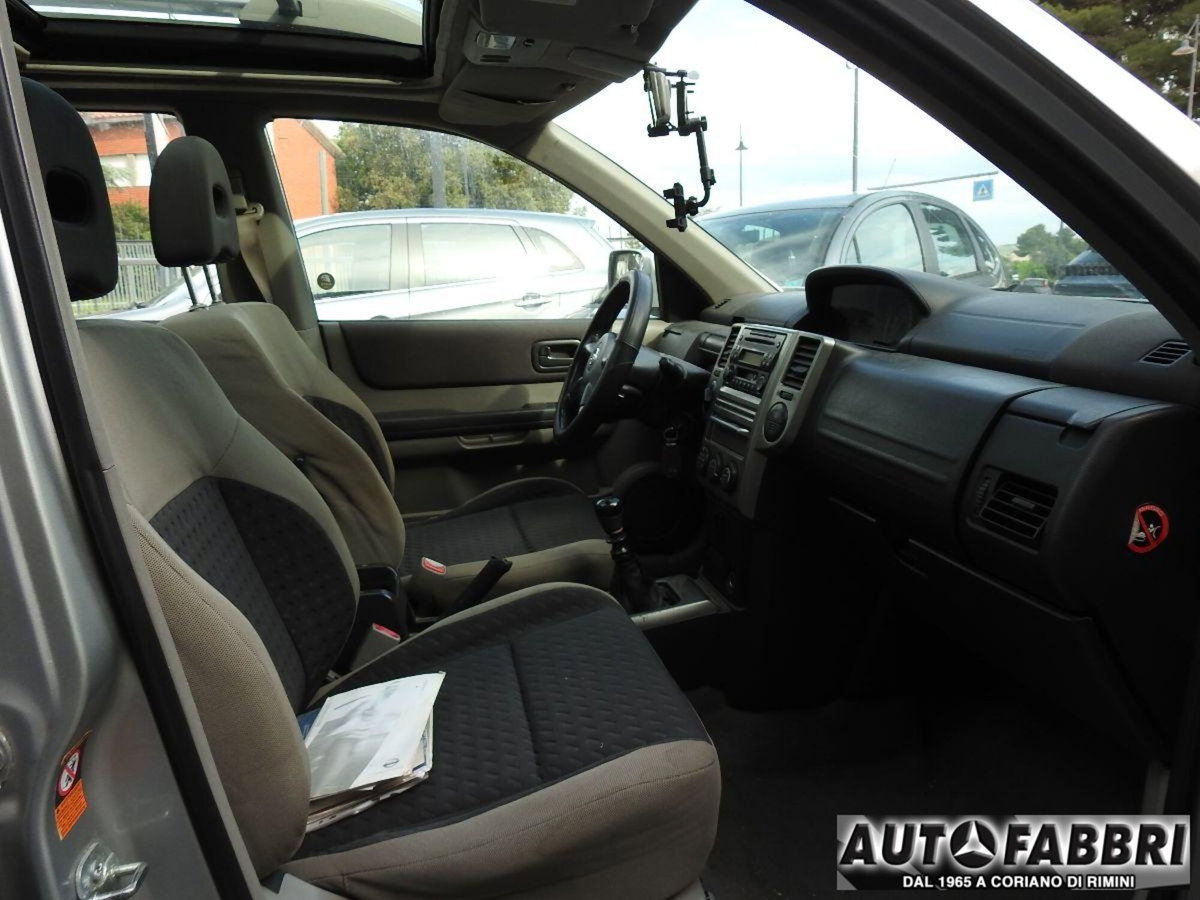 Nissan X-Trail 2.2 dCi Elegance (7)