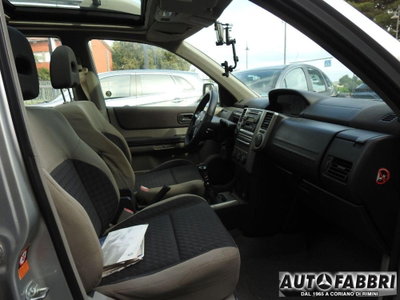 Nissan X-Trail 2.2 dCi Elegance (7)
