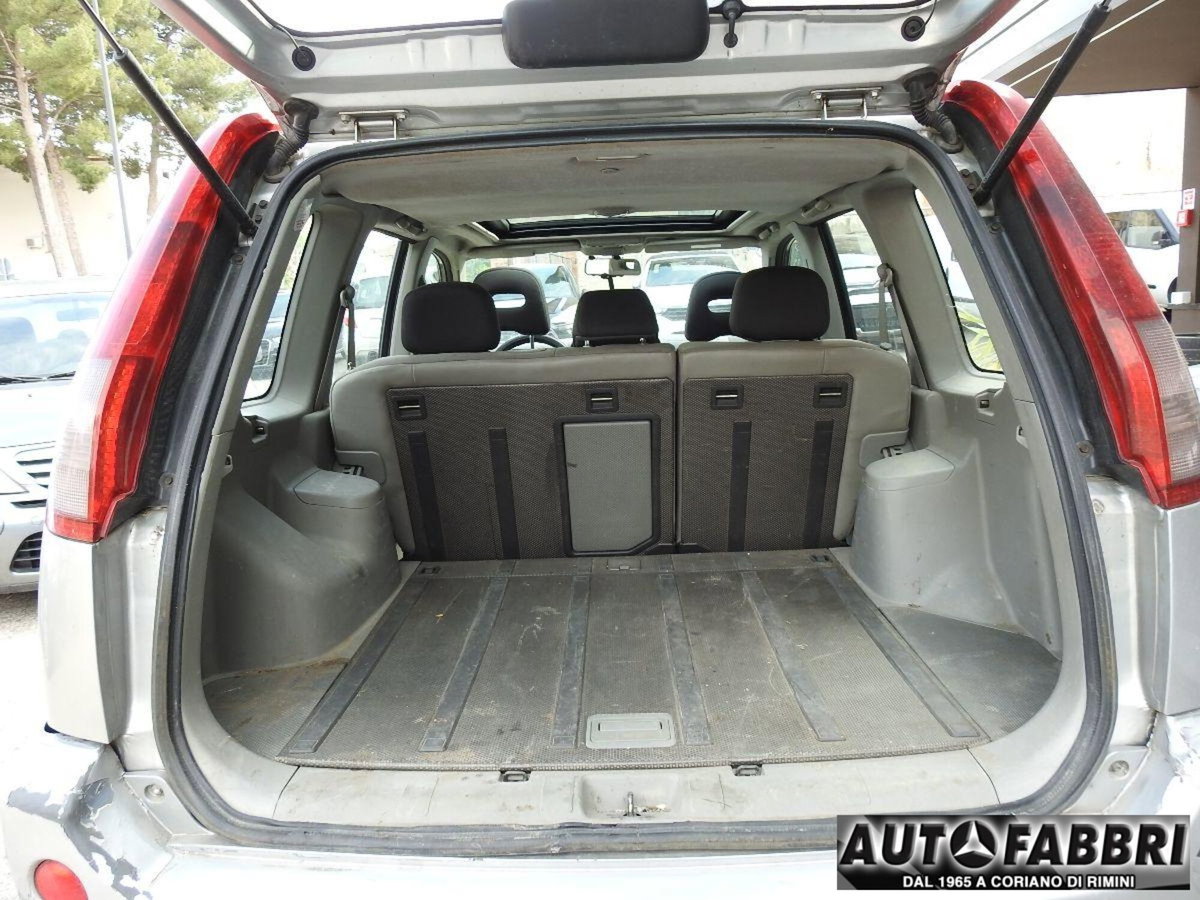 Nissan X-Trail 2.2 dCi Elegance (8)
