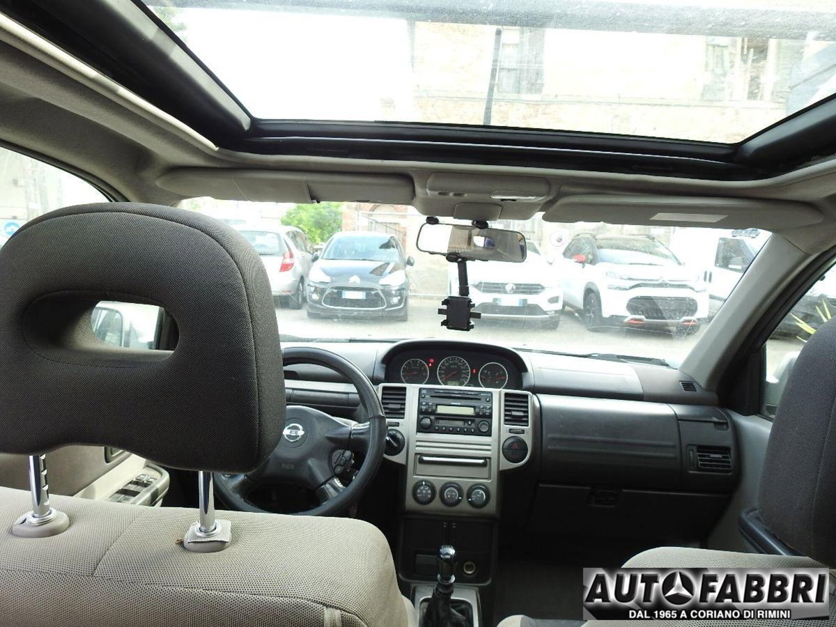 Nissan X-Trail 2.2 dCi Elegance (9)