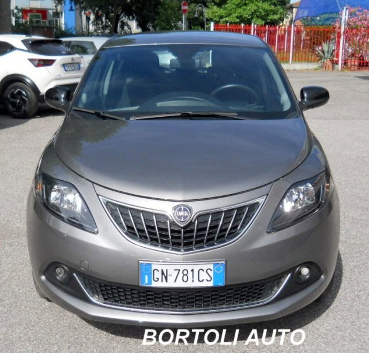 Lancia Ypsilon 1.0 FireFly 5 porte S&S Hybrid Gold Plus (2)