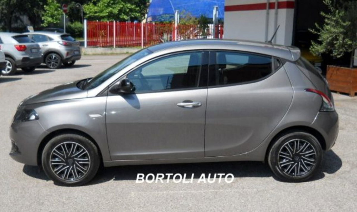 Lancia Ypsilon 1.0 FireFly 5 porte S&S Hybrid Gold Plus (3)