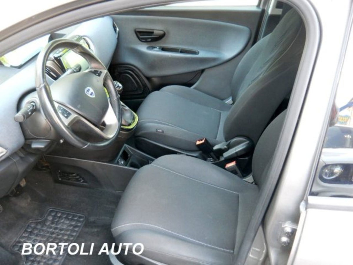 Lancia Ypsilon 1.0 FireFly 5 porte S&S Hybrid Gold Plus (7)