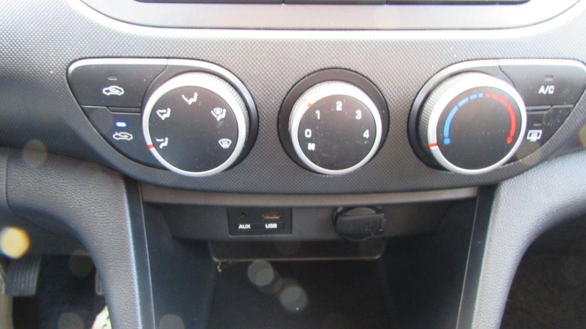 Hyundai i10 1.0 MPI Comfort (17)