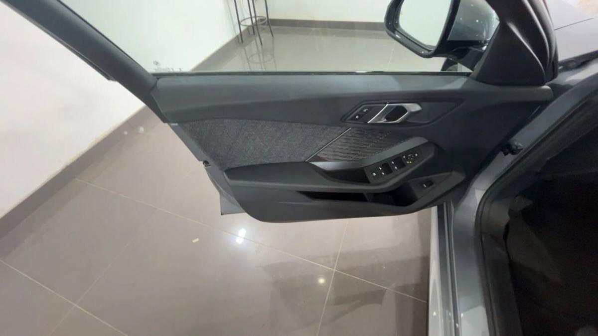 BMW Serie 1 120d xDrive 5p. Sport (18)