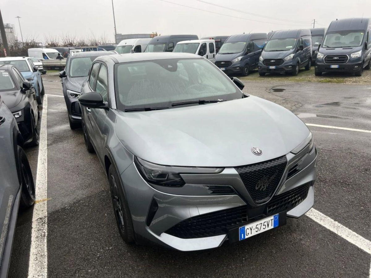 Alfa Romeo Junior elettrica Speciale 156cv (2)