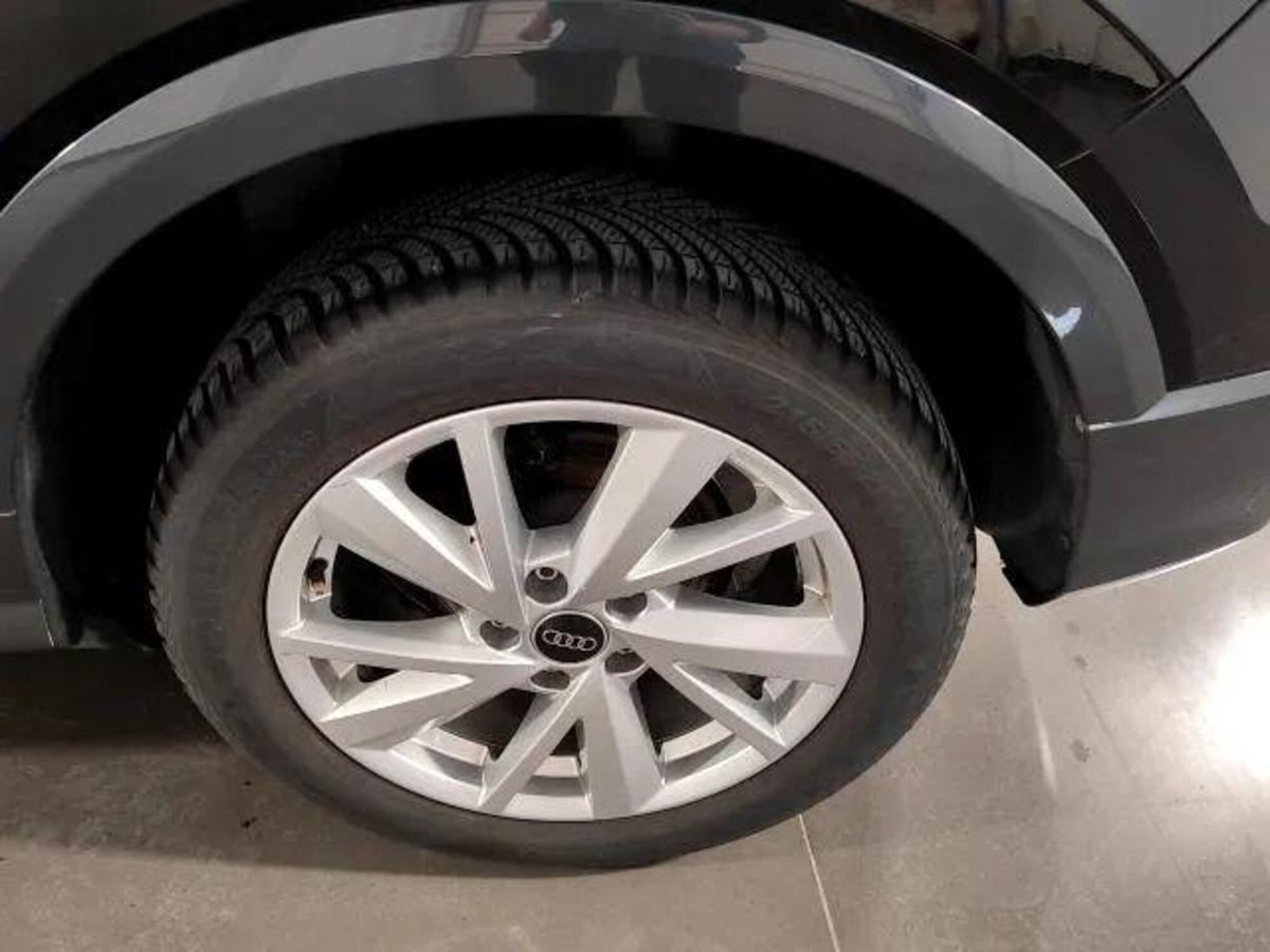 Audi Q2 Q2 35 TFSI S tronic Business (7)
