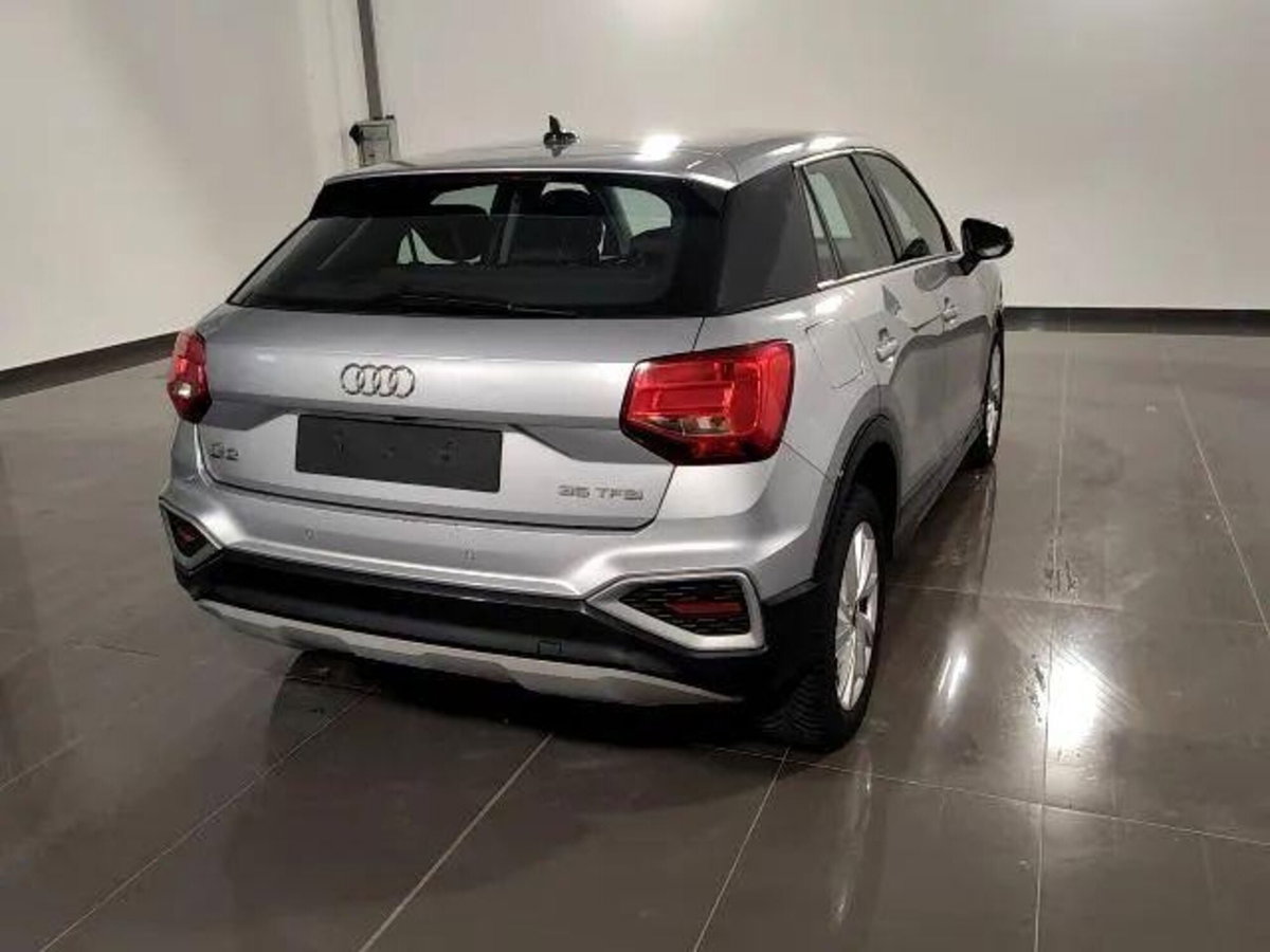 Audi Q2 Q2 35 TFSI S tronic Business (4)