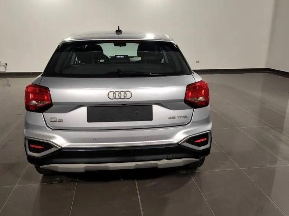 Audi Q2 Q2 35 TFSI S tronic Business (5)