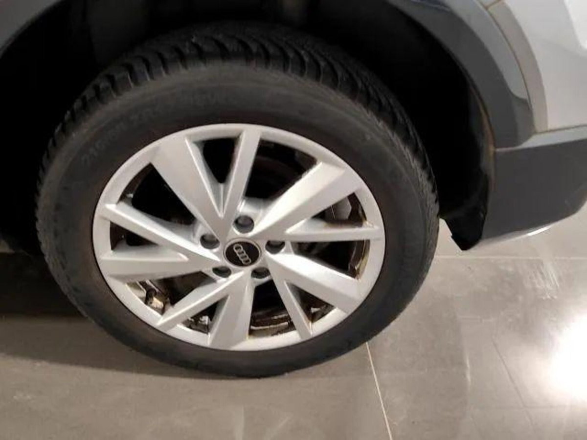 Audi Q2 Q2 35 TFSI S tronic Business (7)