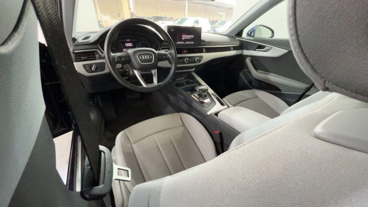 Audi A4 Avant 30 TDI/136 CV S tronic Business Advanced (10)