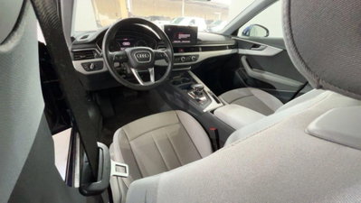 Audi A4 Avant 30 TDI/136 CV S tronic Business Advanced (10)