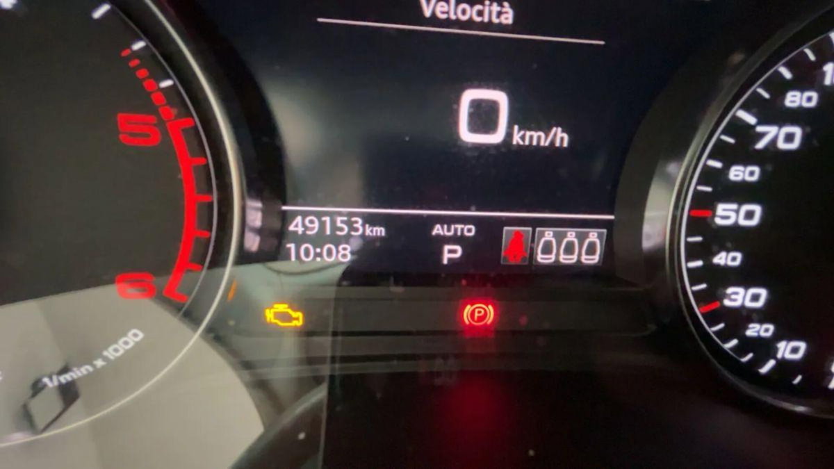 Audi A4 Avant 30 TDI/136 CV S tronic Business Advanced (14)