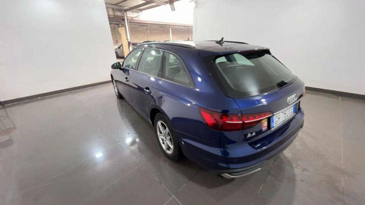 Audi A4 Avant 30 TDI/136 CV S tronic Business Advanced (3)
