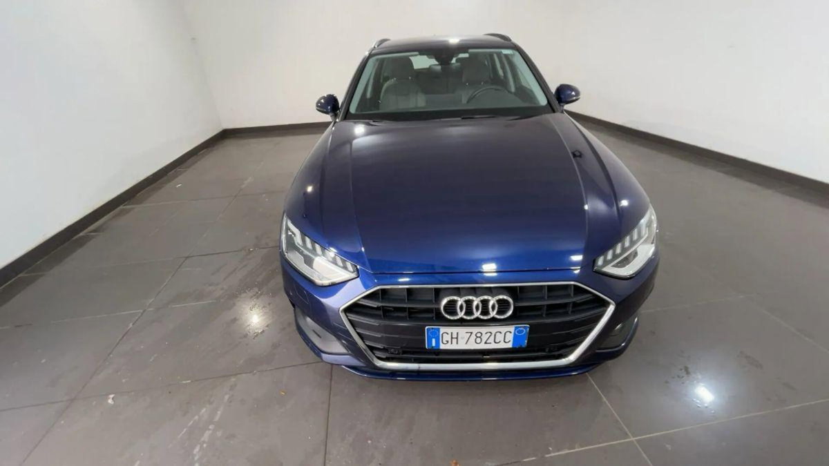 Audi A4 Avant 30 TDI/136 CV S tronic Business Advanced (4)