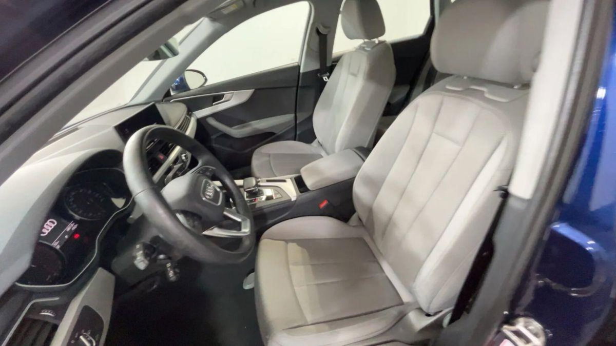 Audi A4 Avant 30 TDI/136 CV S tronic Business Advanced (9)