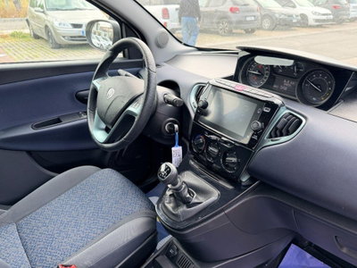 Lancia Ypsilon 1.0 FireFly 5 porte S&S Hybrid Gold Plus (8)