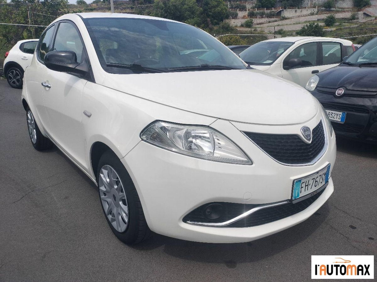 Lancia Ypsilon 1.3 MJT 16V 95 CV 5 porte S&S Gold (3)