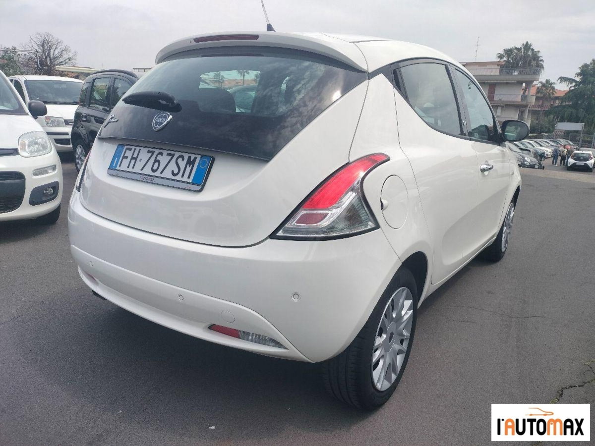 Lancia Ypsilon 1.3 MJT 16V 95 CV 5 porte S&S Gold (4)