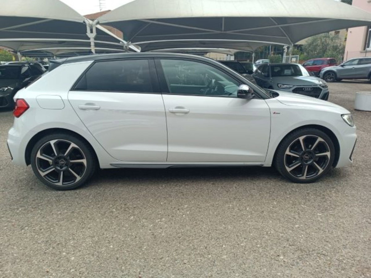 Audi A1 Sportback 30 TFSI S tronic Identity Black (8)