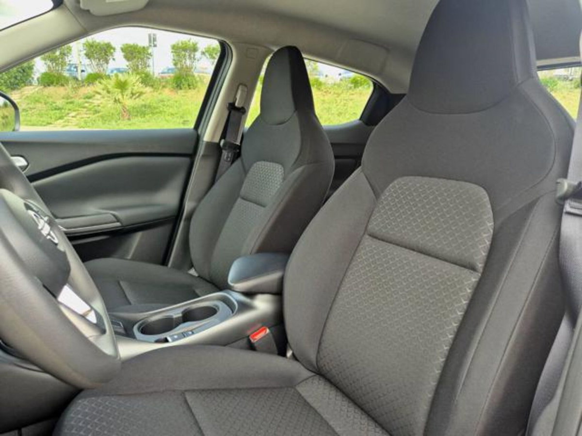 Nissan Juke 1.0 dig-t Acenta 114cv dct (12)