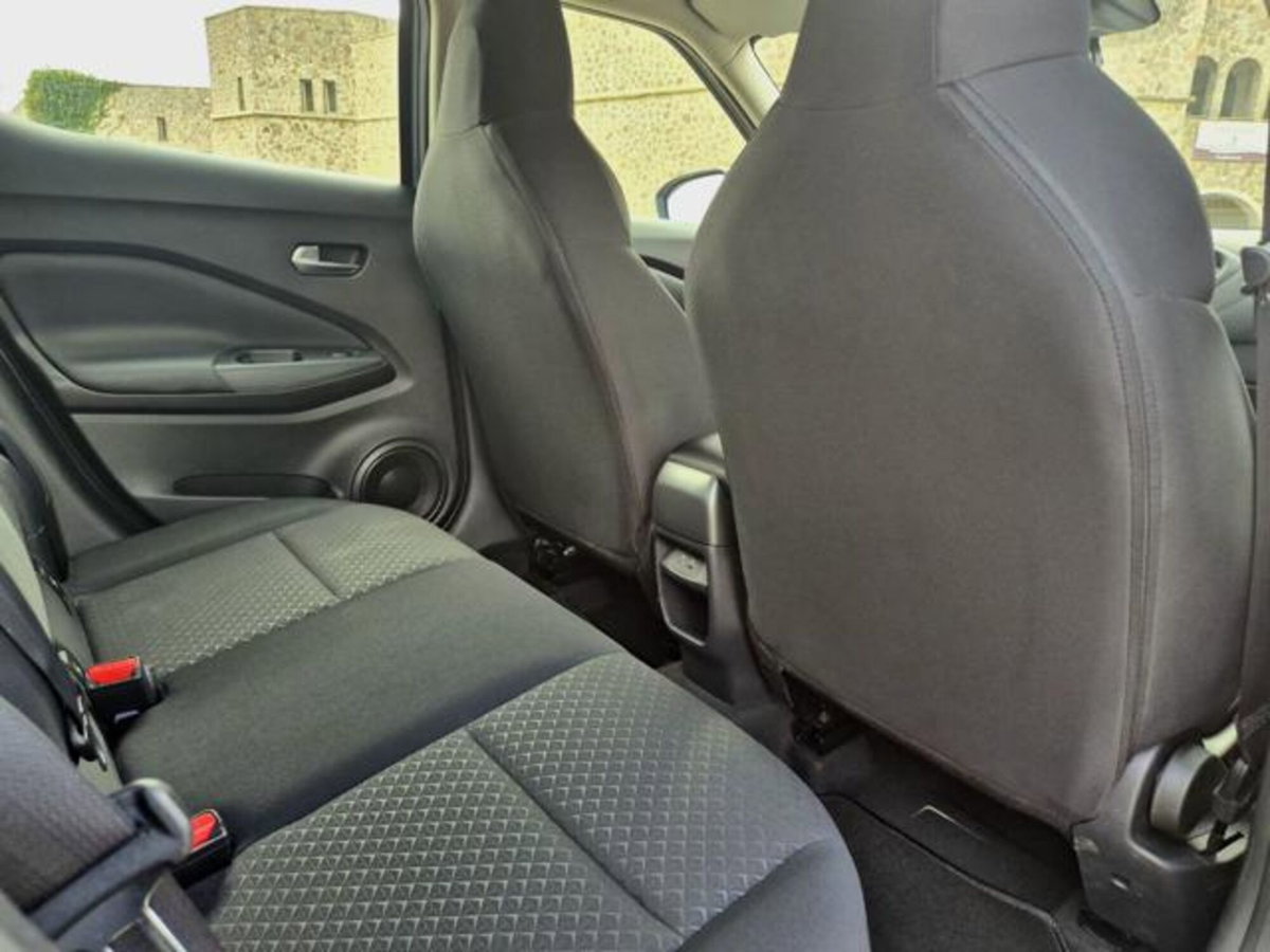 Nissan Juke 1.0 dig-t Acenta 114cv dct (16)